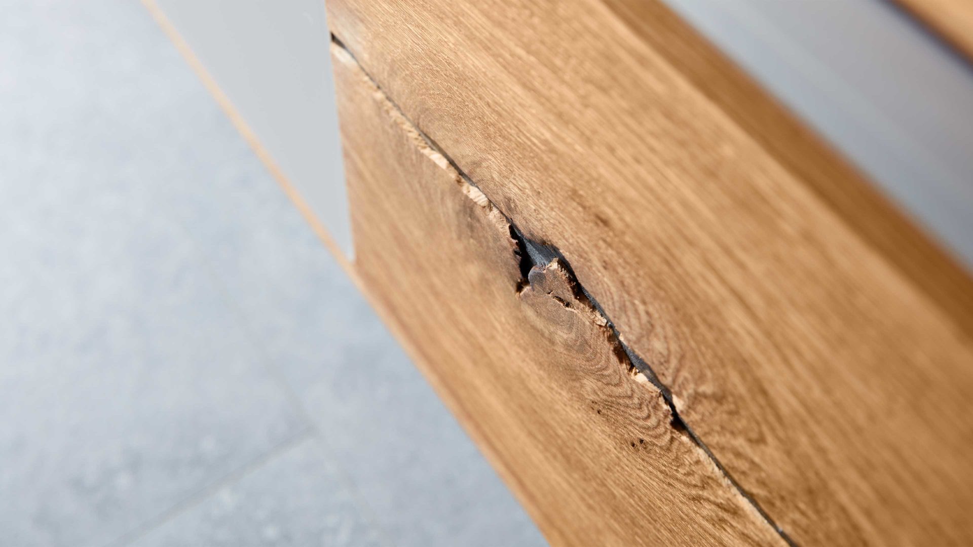 Regal Interliving aus Holz in Holzfarben Interliving Wohnzimmer Serie 2020 - Aufsatzpaneel 151840 Asteiche & Klarglas – ca. 47 x 147 cm