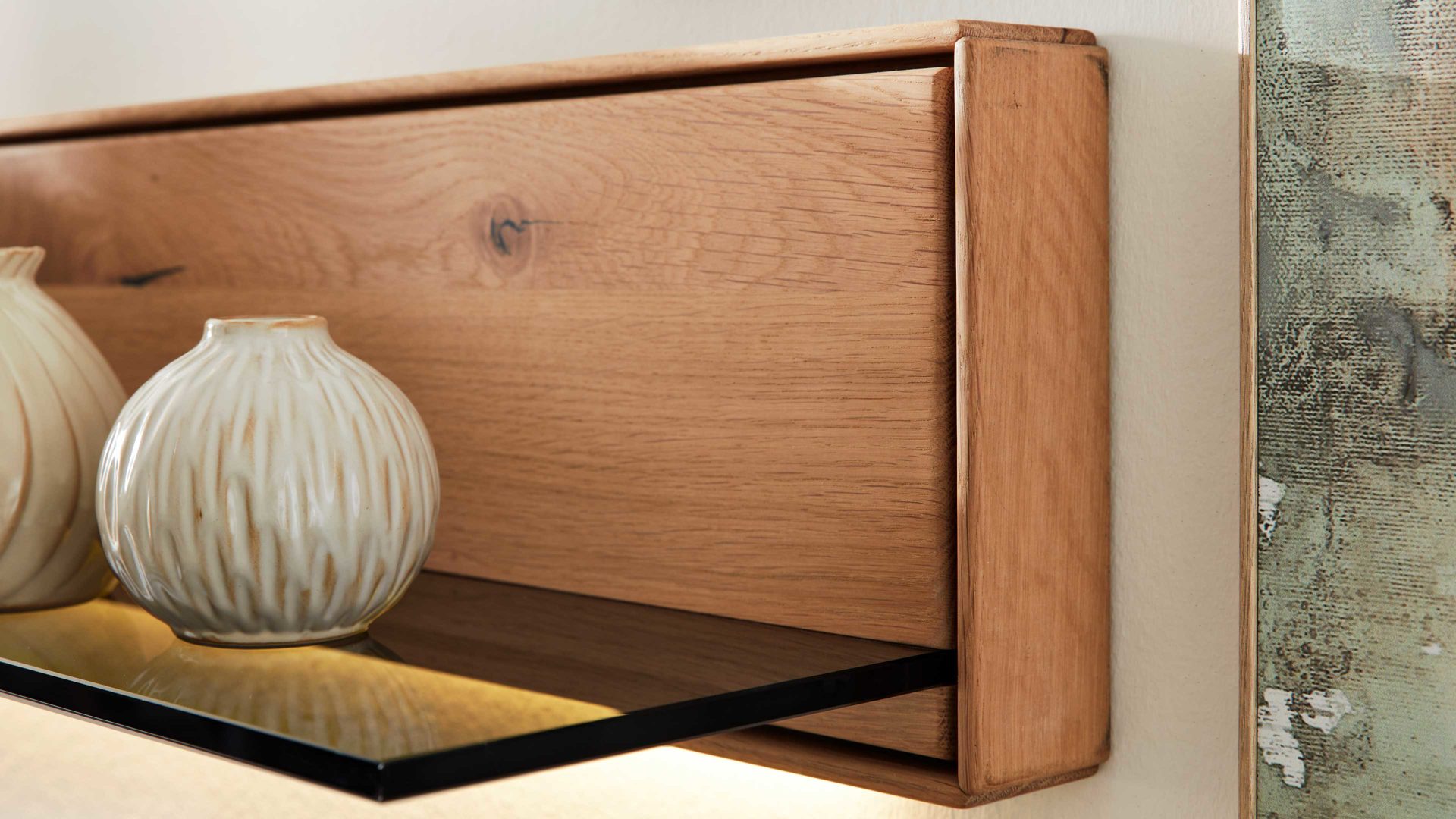 Wandregal Interliving aus Holz in Holzfarben Interliving Wohnzimmer Serie 2020 - Wandboard 151850 Asteiche bianco – Länge ca. 122 cm