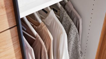 Kleiderschrank Interliving aus Holz in Grau Interliving Schlafzimmer Serie 1024 – Schwebetürenschrank 982464 Design 28,  Taupe & Balkeneiche - zwei Türen, Breite ca. 241 cm