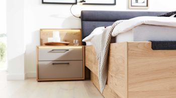 Bettgestell Interliving aus Holz in Anthrazit Interliving Schlafzimmer Serie 1023 – Bettgestell 86538 schwebend, Liegefläche ca. 180 x 200 cm - Balkeneiche & Anthrazit