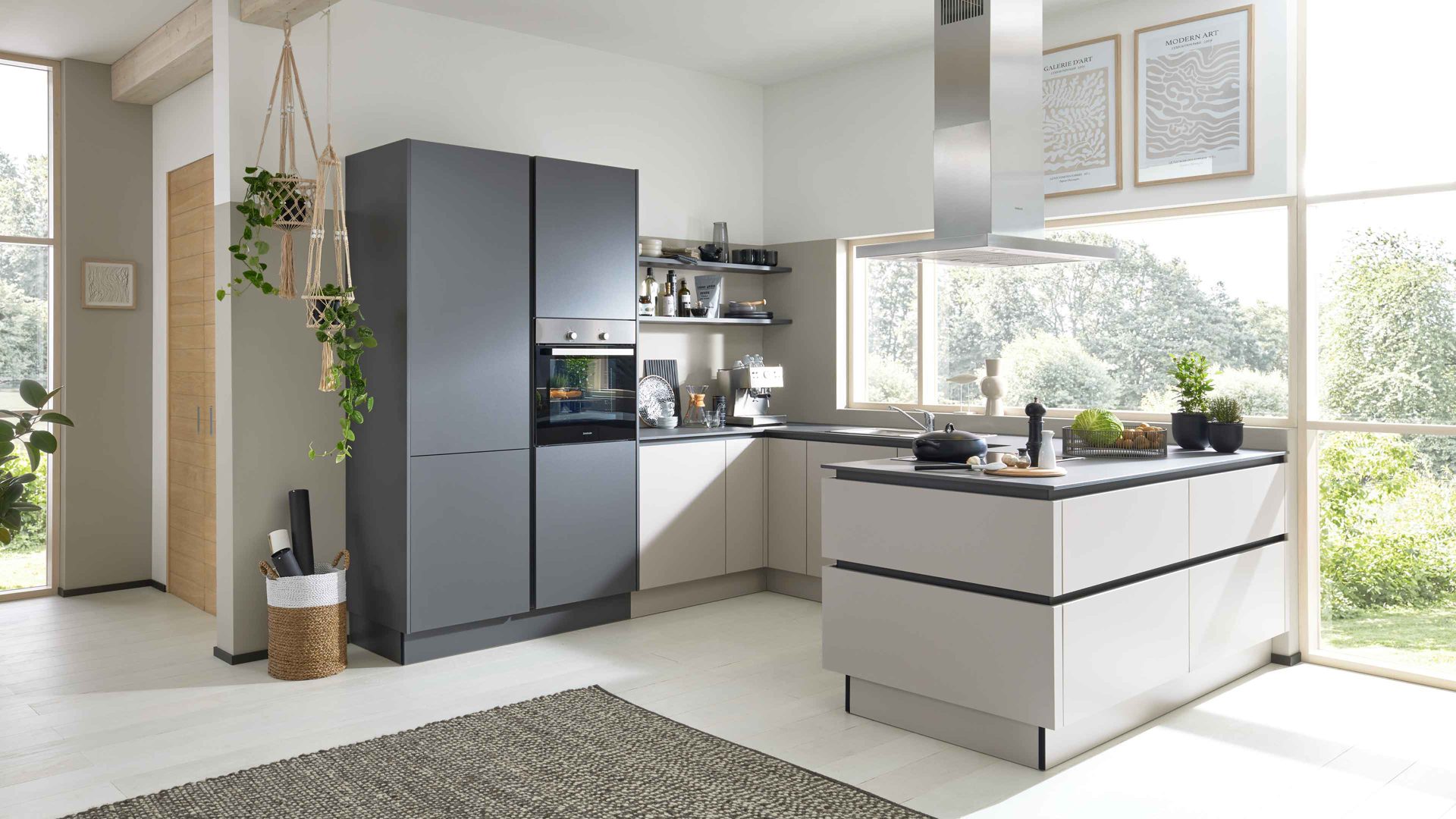 Einbauküche Interliving aus Holz in Grau Interliving Küche Serie 3060 mit Constructa Einbaugeräten Sahara & Quarzgrau - Stellfläche ca. 275 x 309 cm