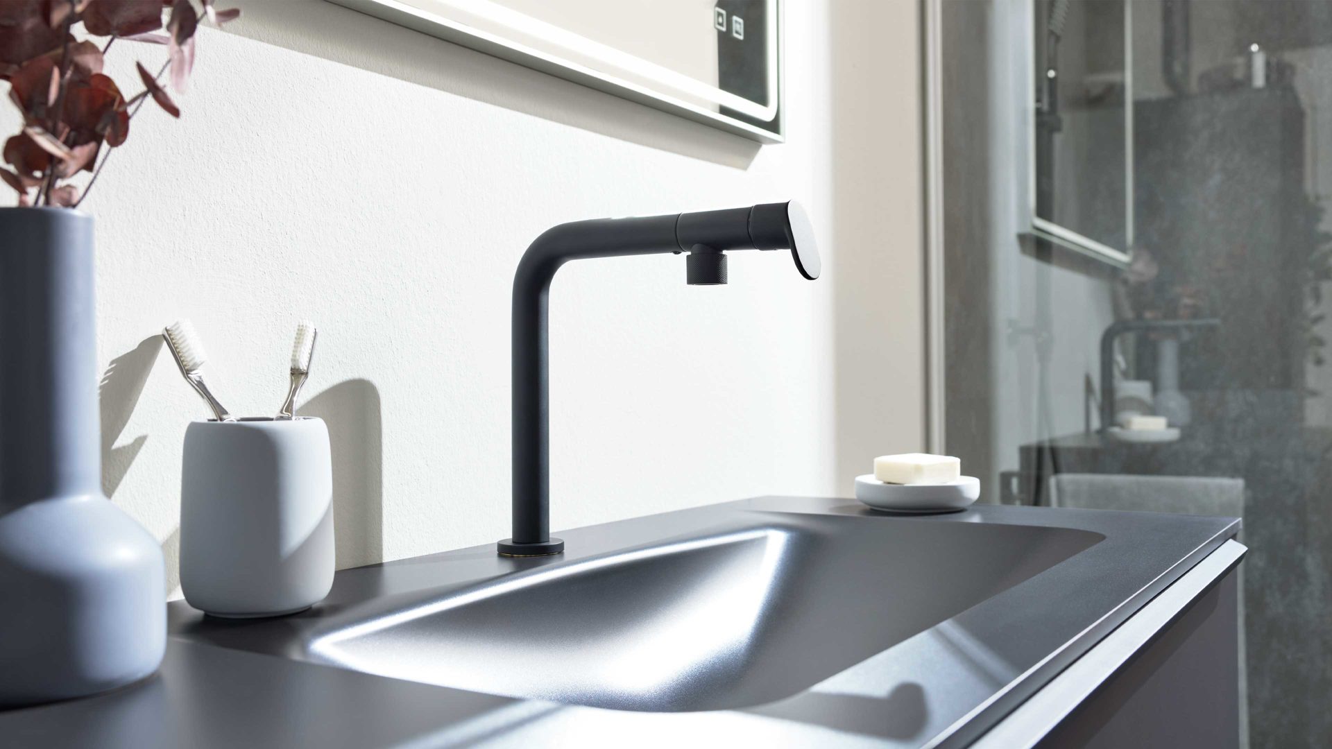 Badmöbel-Set Interliving aus Holz in Schwarz Interliving Bad Serie 7945 - Badkombination Graphitschwarz – fünfteilig