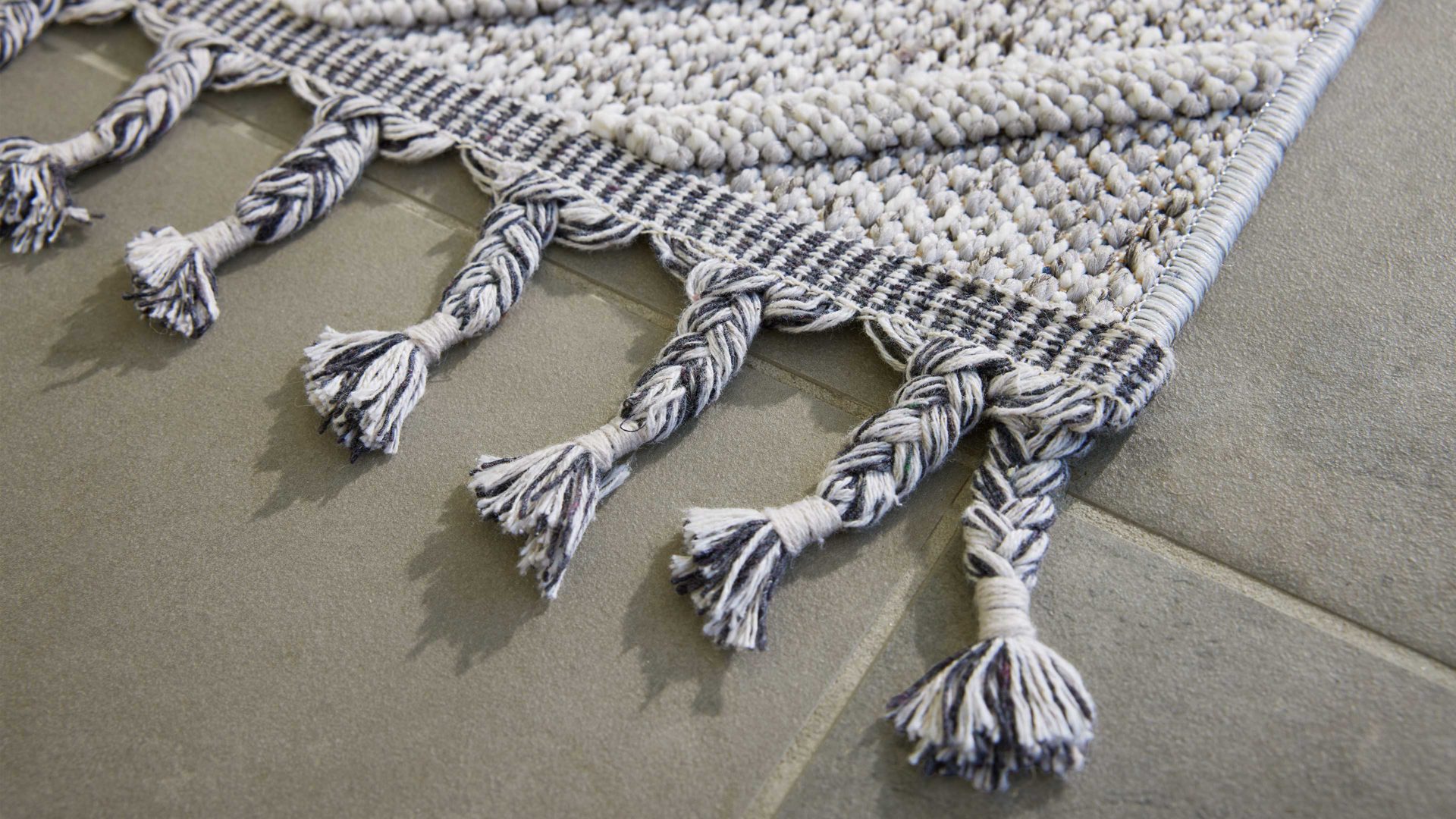 Outdoor-Teppich Interliving aus Kunstfaser in Grau Interliving Teppich Serie G-8010 - Outdoor-Teppich graues Rautenmuster - ca. 160 x 230 cm