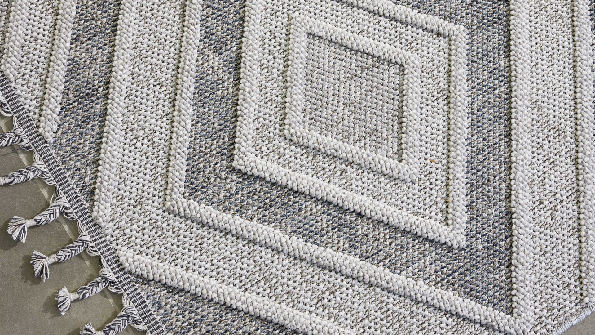 Outdoor-Teppich Interliving aus Kunstfaser in Grau Interliving Teppich Serie G-8010 - Outdoor-Teppich graues Rautenmuster - ca. 133 x 190 cm