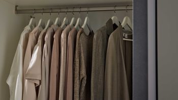 Kleiderschrank Interliving aus Holz in Dunkelgrau Interliving Kleiderschrank Serie 1207 – Kleiderschrank 98200 Manhattan - vier Türen, Breite ca. 200 cm