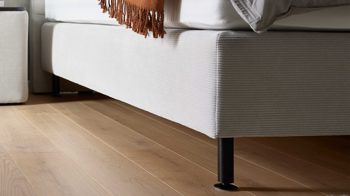 Boxspringbett Interliving aus Stoff in Hellgrau Interliving Boxspringbett Serie 1418 silberfarbener Feincord – Liegefläche ca. 180 x 200 cm