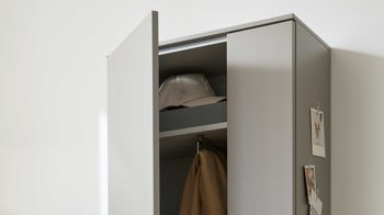 Garderobenschrank Interliving aus Holz in Hellgrau Interliving Garderobe Serie 6012 - Garderobenschrank INL-510 graubeiger Mattlack - zwei Türen, Höhe ca. 180 cm