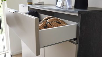 Garderoben-Set Interliving aus Holz in Schwarz Interliving Garderobe Serie 6012 - Garderoben-Set 04 Räuchereiche & graubeiger Mattlack - dreiteilig