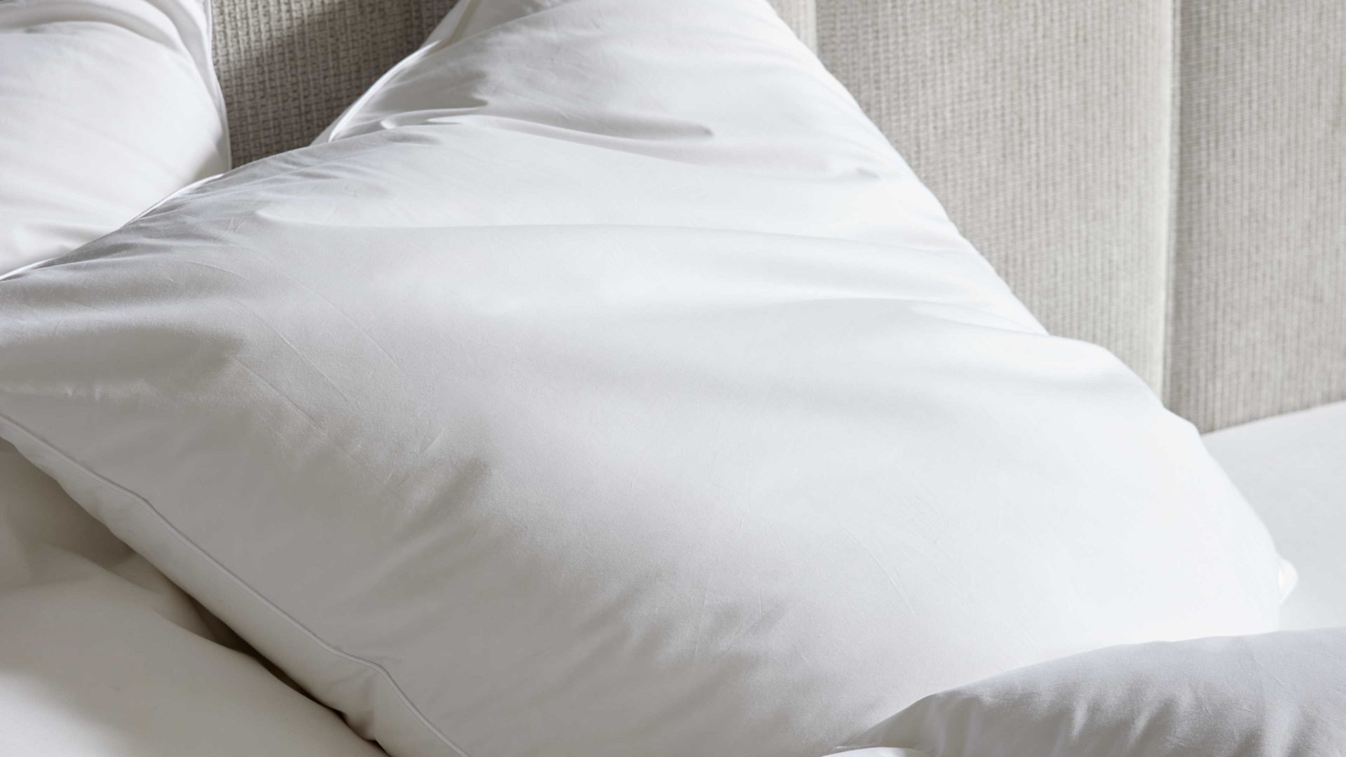 Kopfkissen Interliving aus Stoff in Weiß Interliving Kopfkissen Serie 9204 - 3-Kammerkissen 90 % Daunen & 10 % Federn, ca. 1.060 g - ca. 80 x 80 cm