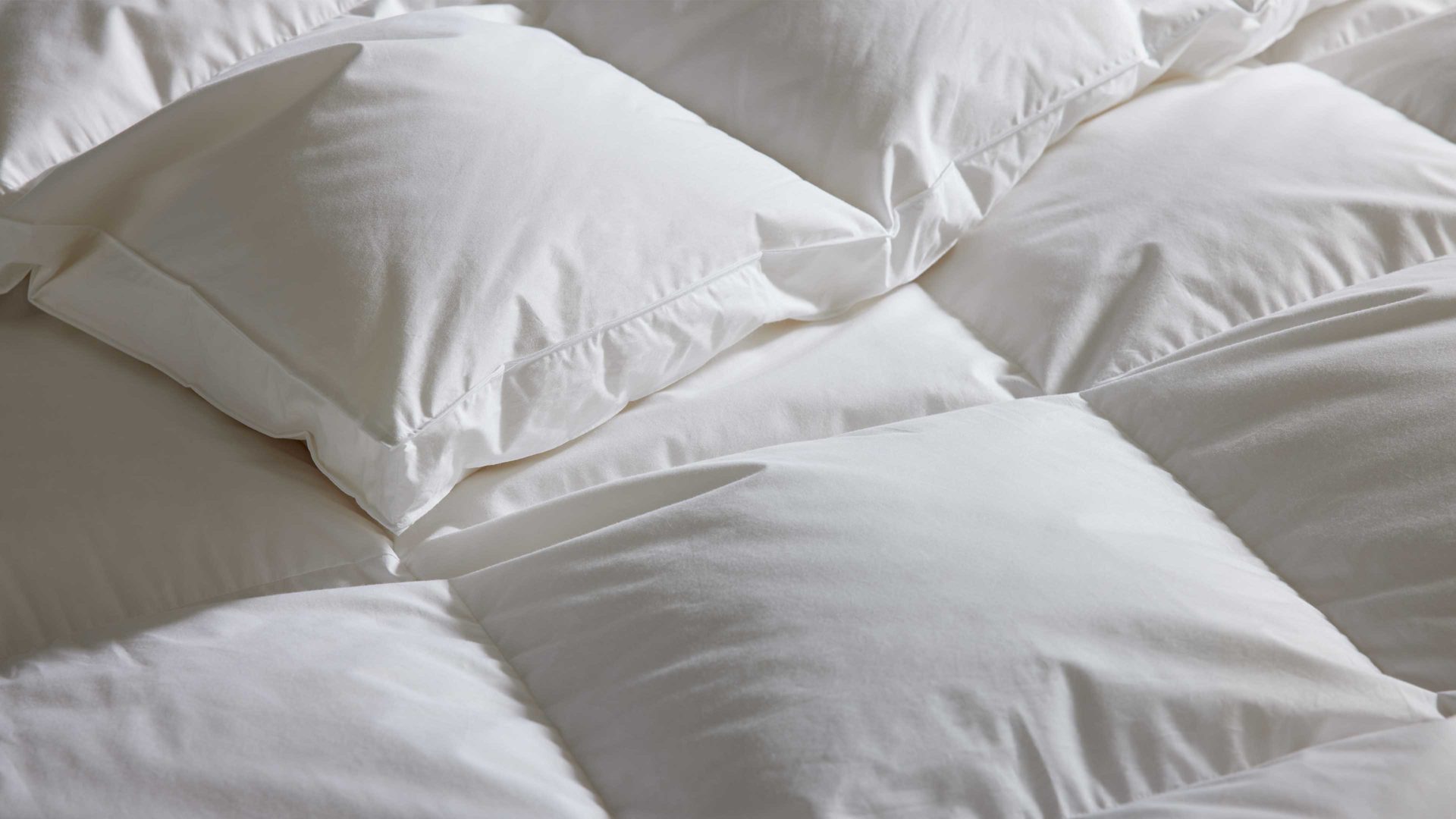 Daunendecke Interliving aus Stoff in Weiß Interliving Bettdecke Serie 9204 - Daunendecke als Winterbett warm, ca. 840 g Daunen - ca. 135 x 200 cm