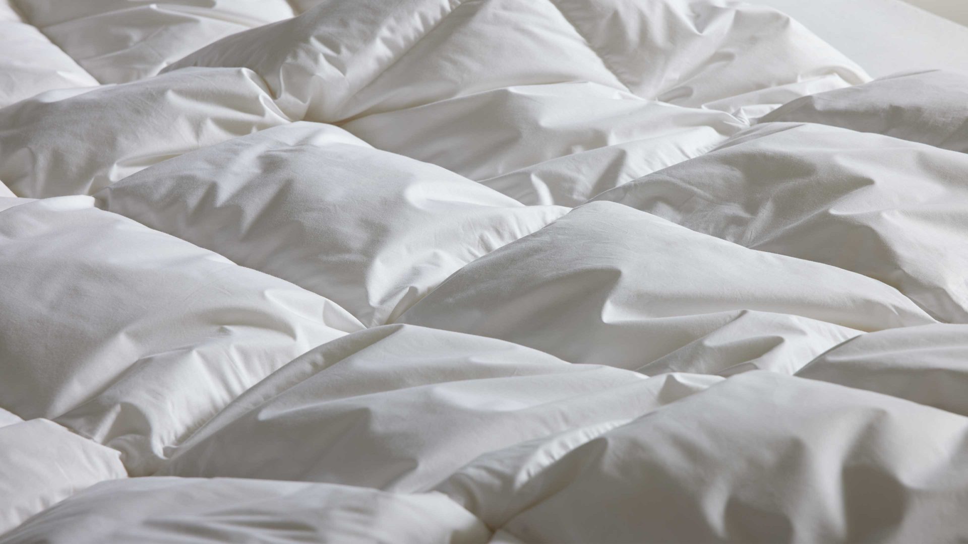 Daunendecke Interliving aus Stoff in Weiß Interliving Bettdecke Serie 9204 - Daunendecke als Winterbett warm, ca. 1.060 g Daunen - ca. 155 x 220 cm