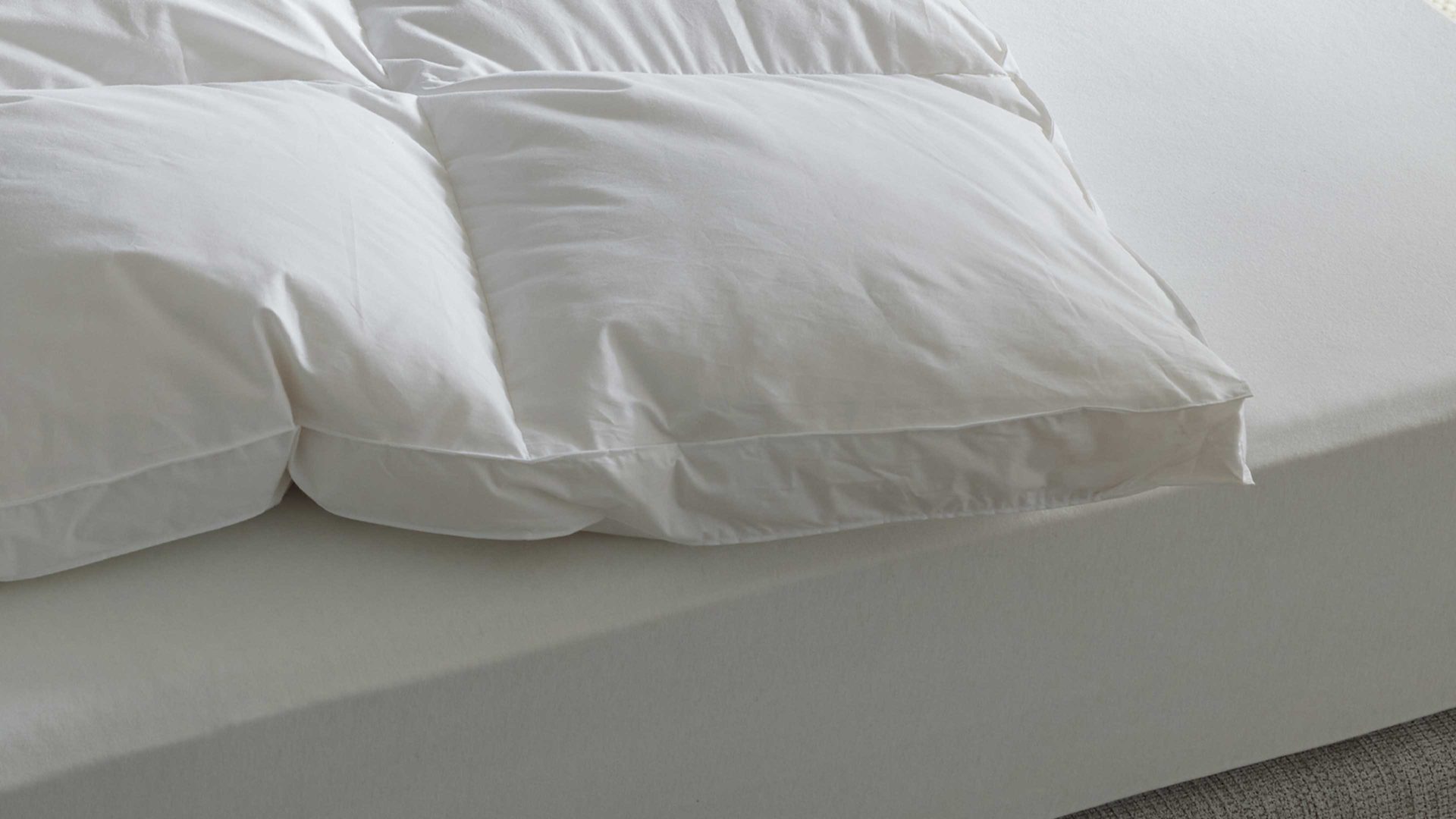 Daunendecke Interliving aus Stoff in Weiß Interliving Bettdecke Serie 9205 - Daunendecke als Winterbett warm, ca. 800 g Daunen - ca. 135 x 200 cm