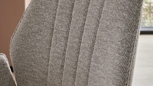 Tischgruppe Interliving aus Holz in Holzfarben Interliving Esszimmer Serie 5102 – Essgruppe im Skandi-Style Eiche Bianco & leinenfarbener Jacquard Lodge L07 - siebenteilig