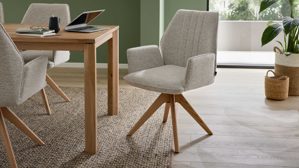 Polsterstuhl Interliving aus Stoff in Weiß Interliving Esszimmer Serie 5102 – Armlehnstuhl V512 Eiche bianco & leinenfarbener Jacquard Lodge L07