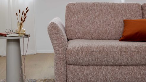 Schlafsofa Interliving aus Stoff in Rosa Interliving Schlafsofa Serie 4700 - Schlafsofa sienafarbener Webstoff Loft & schwarze Aluminiumfüße - Breite ca. 228 cm