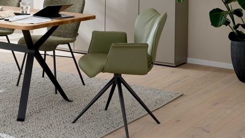 Polsterstuhl Interliving aus Leder in Grün Interliving Esszimmer Serie 5115 - Armlehnstuhl mit Lederbezug jadefarbenes Leder LD7830 & umbragraues Metall