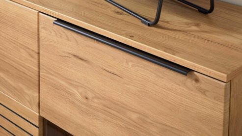 Highboard Interliving aus Holz in Holzfarben Interliving Wohnzimmer Serie 2032 - Highboard B15073 mit Apothekerauszug Risseiche - zwei Türen, drei Schubladen, Breite ca. 150 cm