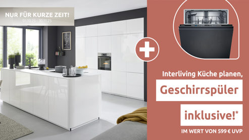 Einbauküche Interliving aus Holz in Weiß Interliving Küche Serie 3066 mit AEG-Einbaugeräten Hochglanz Weiß – zweizeilig