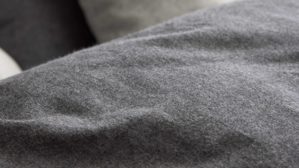 Bettwäsche-Set Interliving aus Stoff in Anthrazit Interliving Bettwäsche Serie 9118 - Biberbettwäsche mit zwei Kopfkissenbezügen Anthrazit & Hellgrau - ca. 60 x 80 cm und ca. 155 x 220 cm